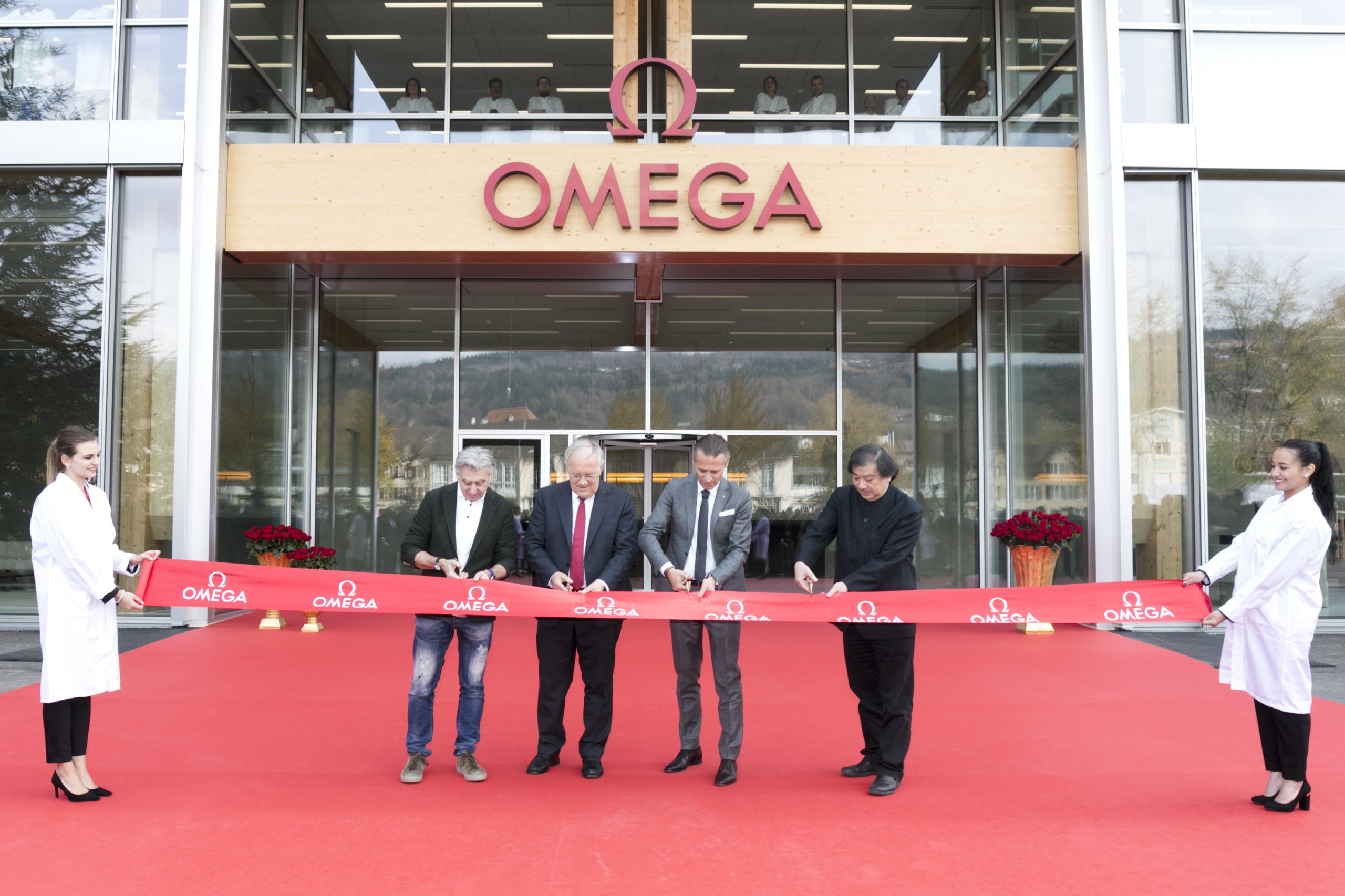 CEO of Swatch Group, Mr. Nick Hayek; Head of the Federal Department of Economic Affairs, Education & Research (EAER), Mr. Johann N. Schneider-Ammann; President and CEO of OMEGA, Raynald Aeschlimann; and the award-winning Japanese architect, Shigeru Ban.