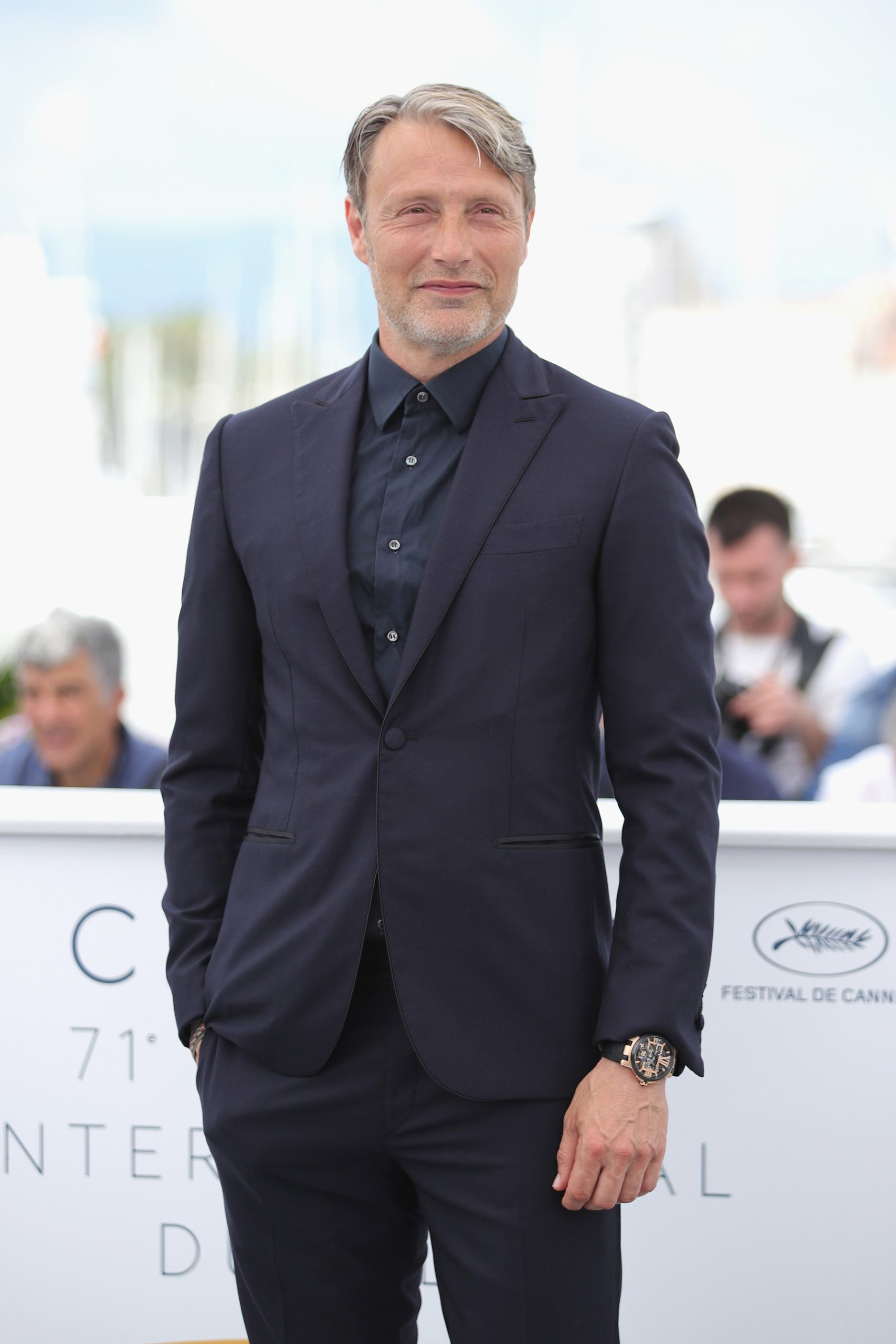 mads_mikkelsen_wearing_un_executive_skeleton_tourbillon_2.jpg