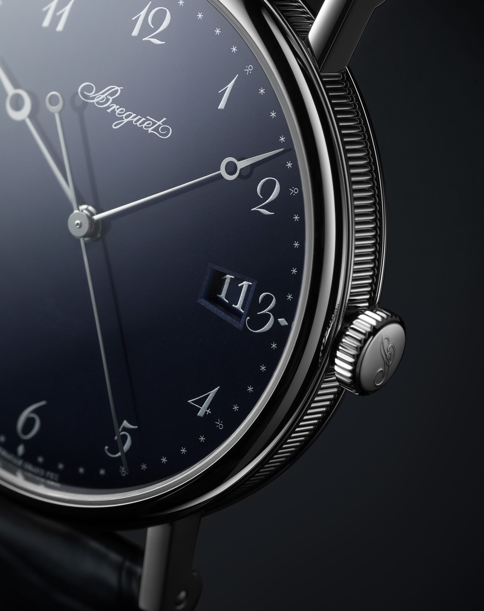 Breguet Classique_5177BB2Y9V6_PR_close_up (1).jpg