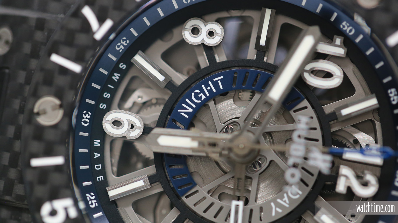 Hublot_Big_Bang_GMT_Carbon_Night_NY_2019.jpg