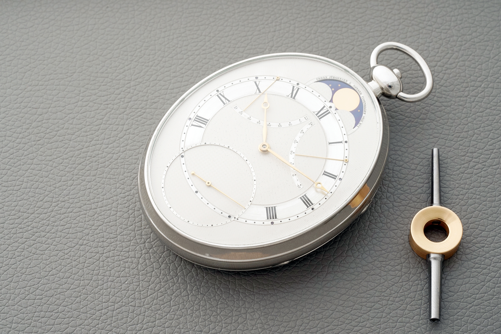 Derek Pratt for Urban Jurgensen Ovale.jpg