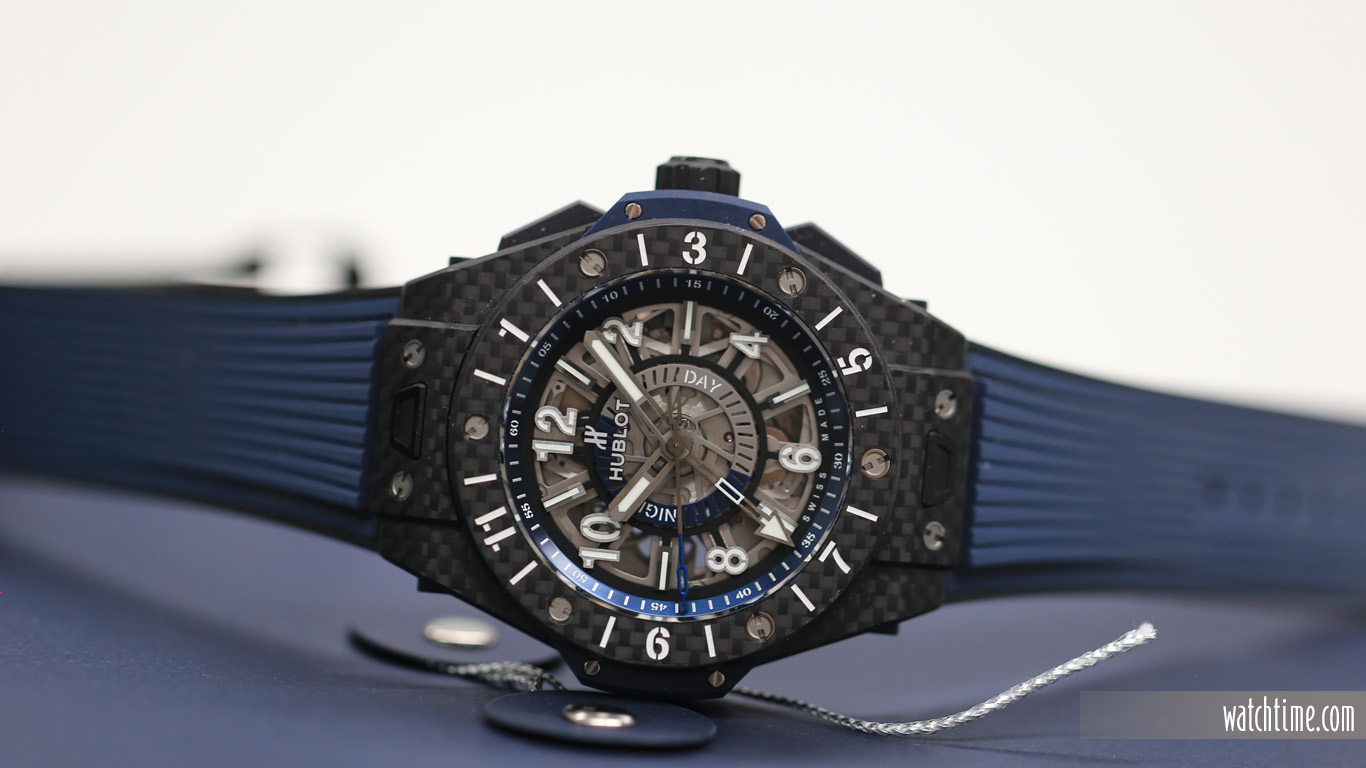 Hublot_Big_Bang_GMT_Carbon_Frontal_2_NY_2019.jpg