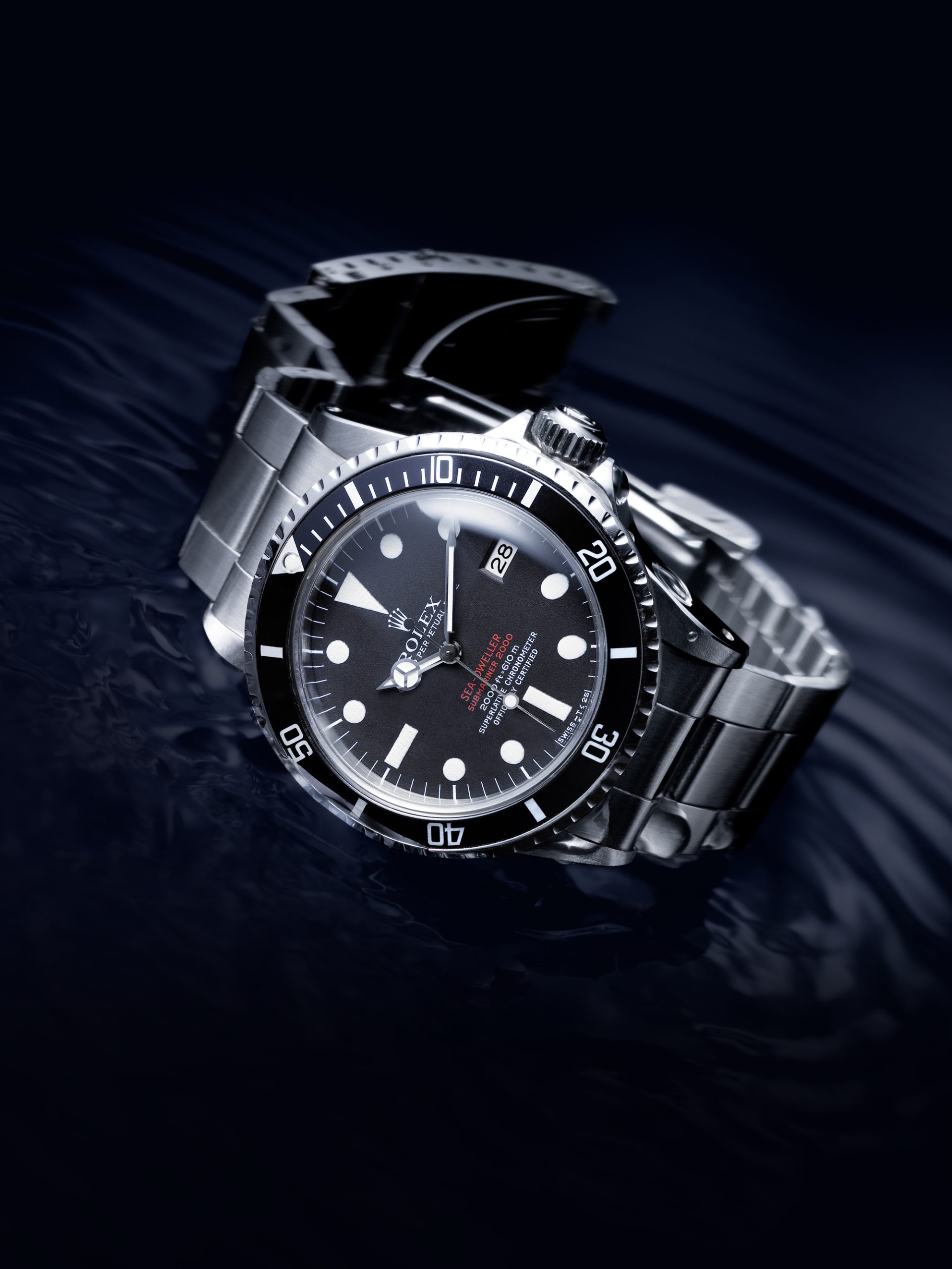 A professional divers watch by definition the Sea-Dweller was designed for the pioneers of the deep.