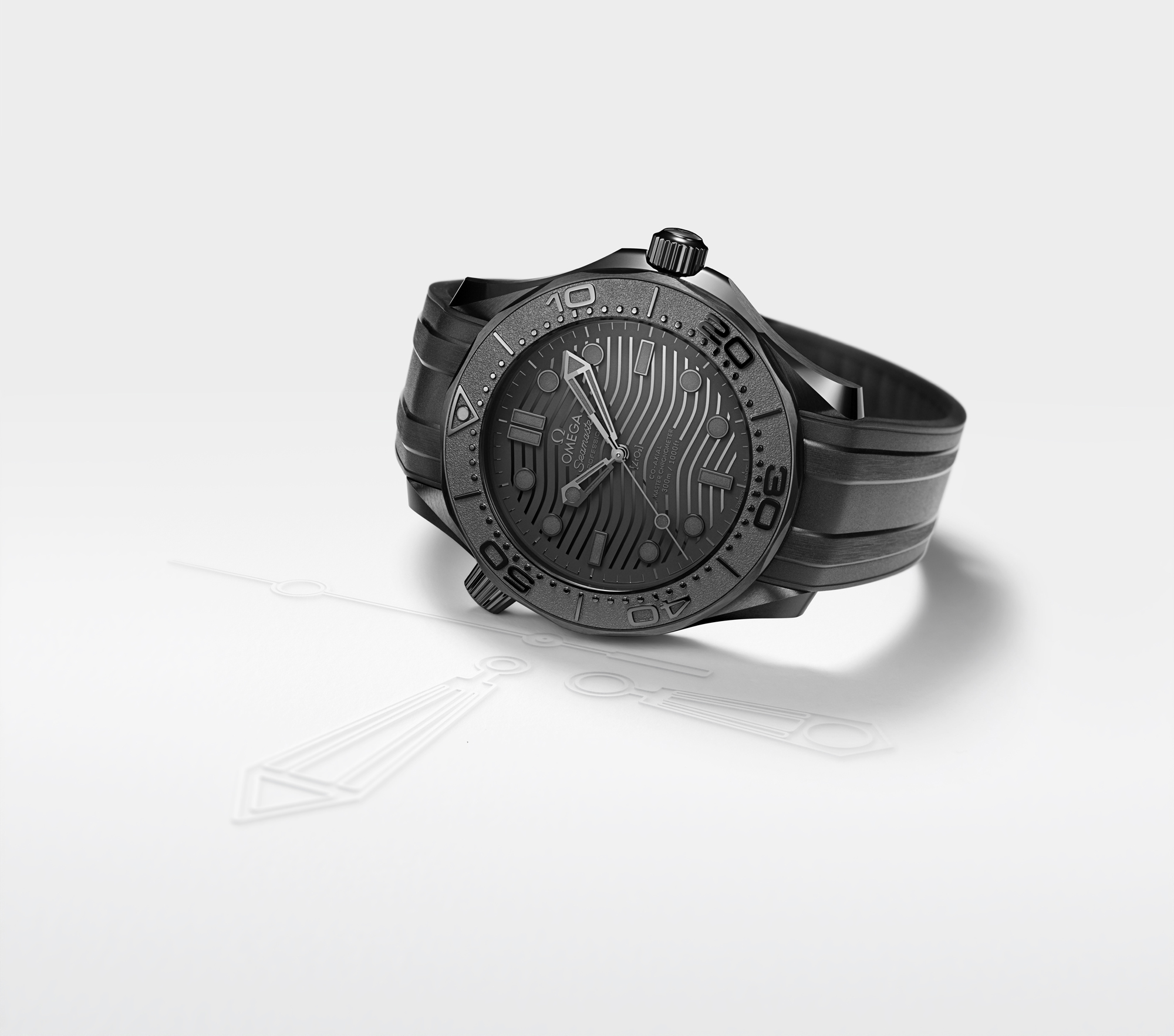OMEGA_210.92.44.20.01.003_amb.jpg