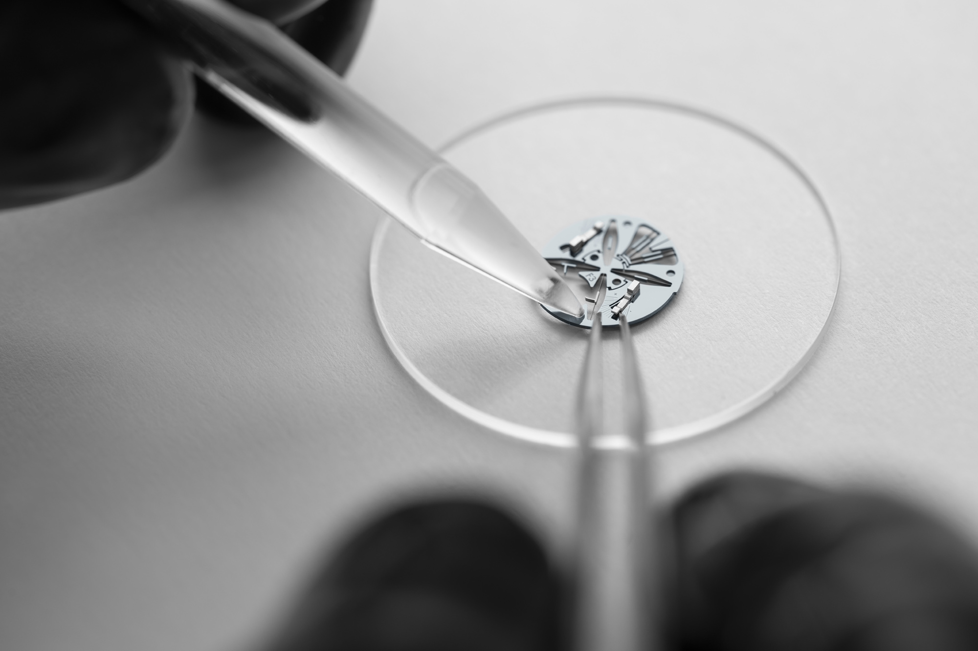 Frederique_Constant_FC-810MC3S6_Photo©Eric_Rossier_Workshop_2_HD.jpg