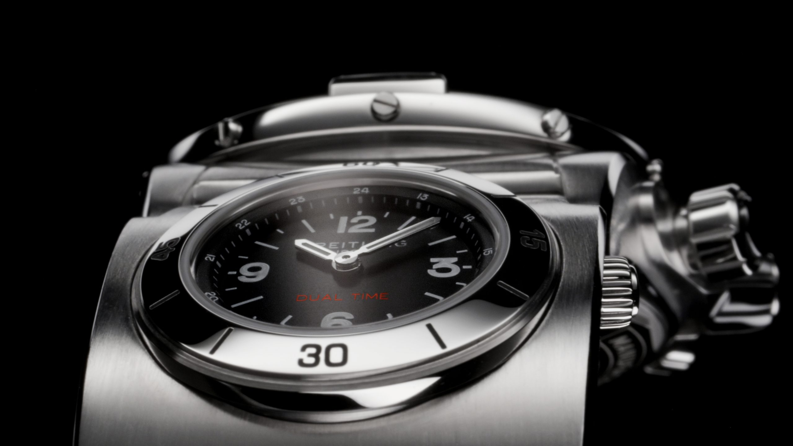 Breitlind Super Chronomat with a UTC module on the bracelet.