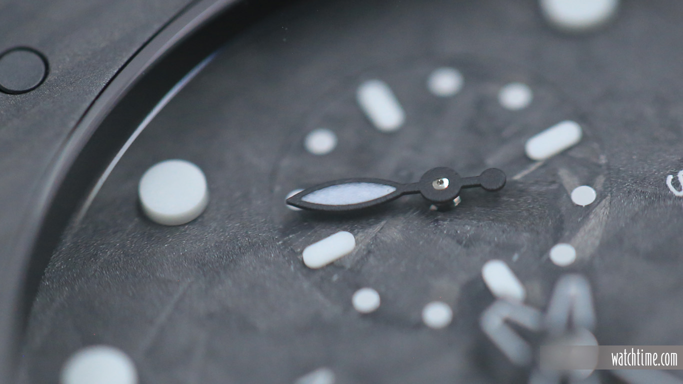 Panerai_Submersible_Carbotech_Second_2019.jpg