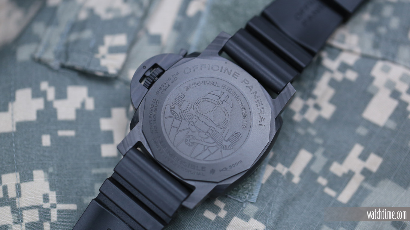 Panerai_Submersible_Carbotech_Caseback_2019.jpg