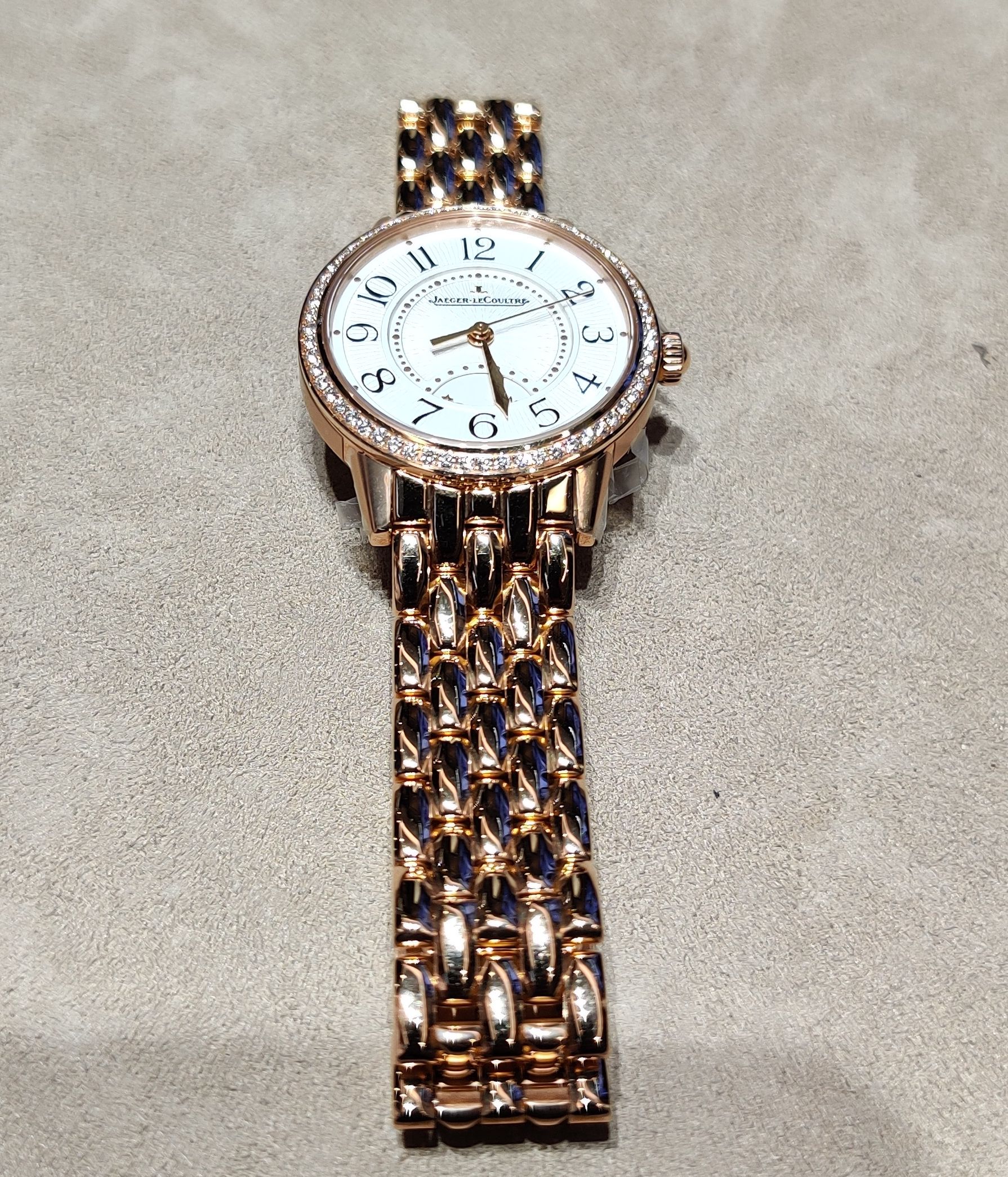 The 29mm Rendez-Vous Classic Night & Day in pink gold.jpg