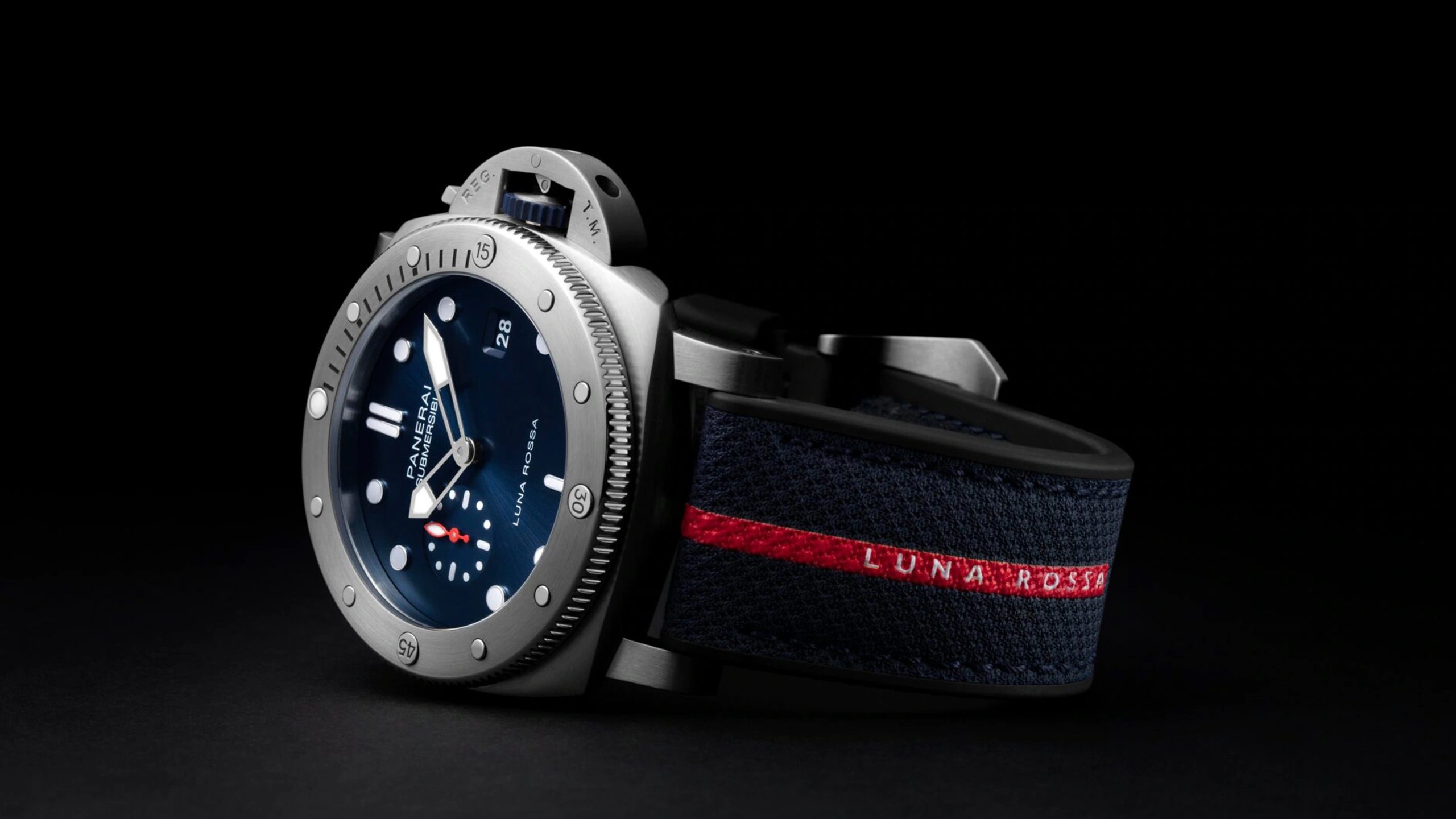 Panerai Submersible QuarantaQuattro Luna Rossa PAM01391
