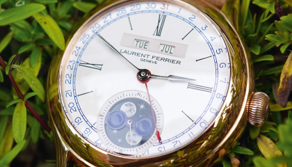 Laurent Ferrier Classic Moon Silver: A playful annual calendar with all traits of a master