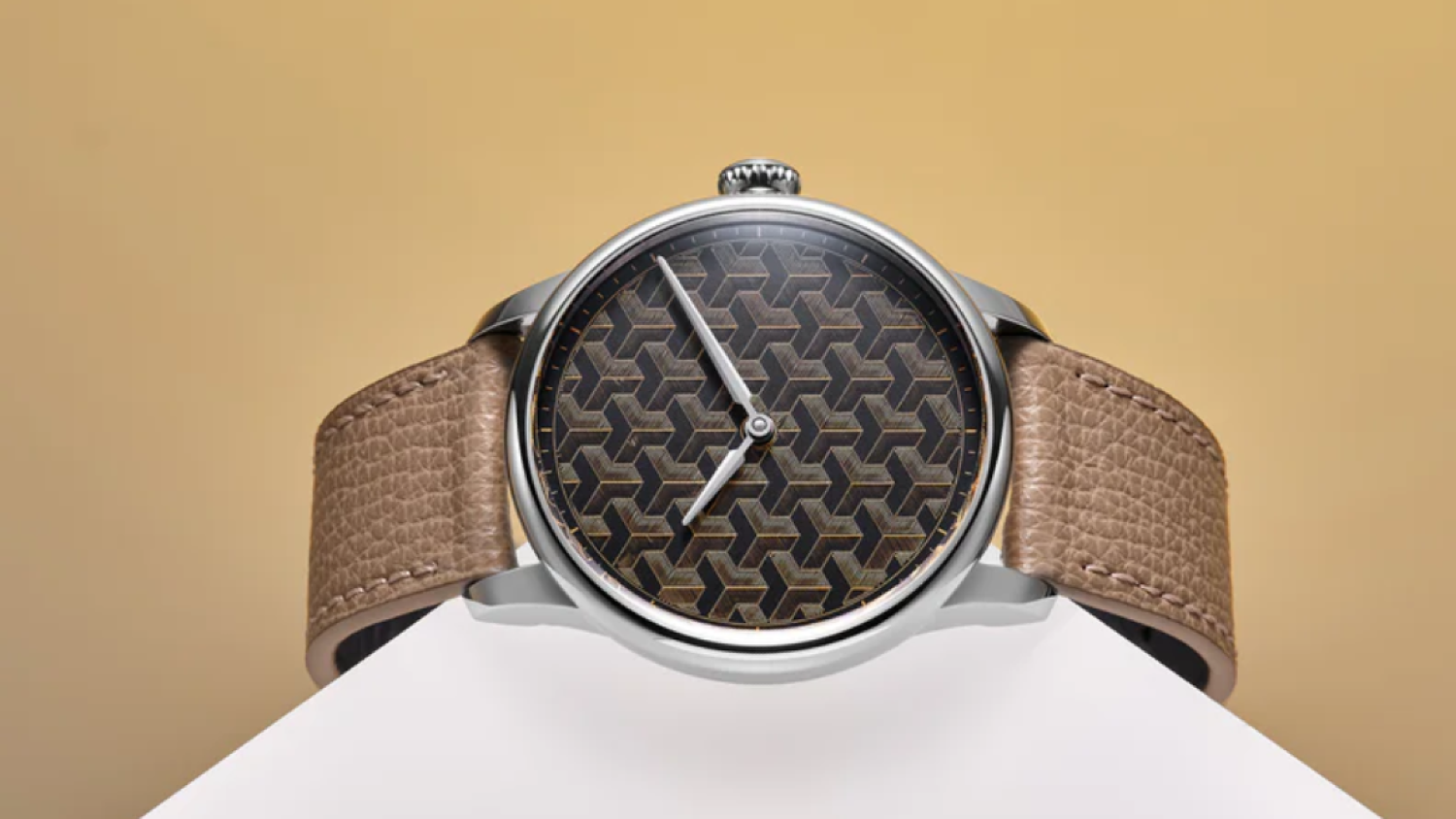 The new Fil d’Or Louis Erard X Wire Art is a limited edition of 99 pieces