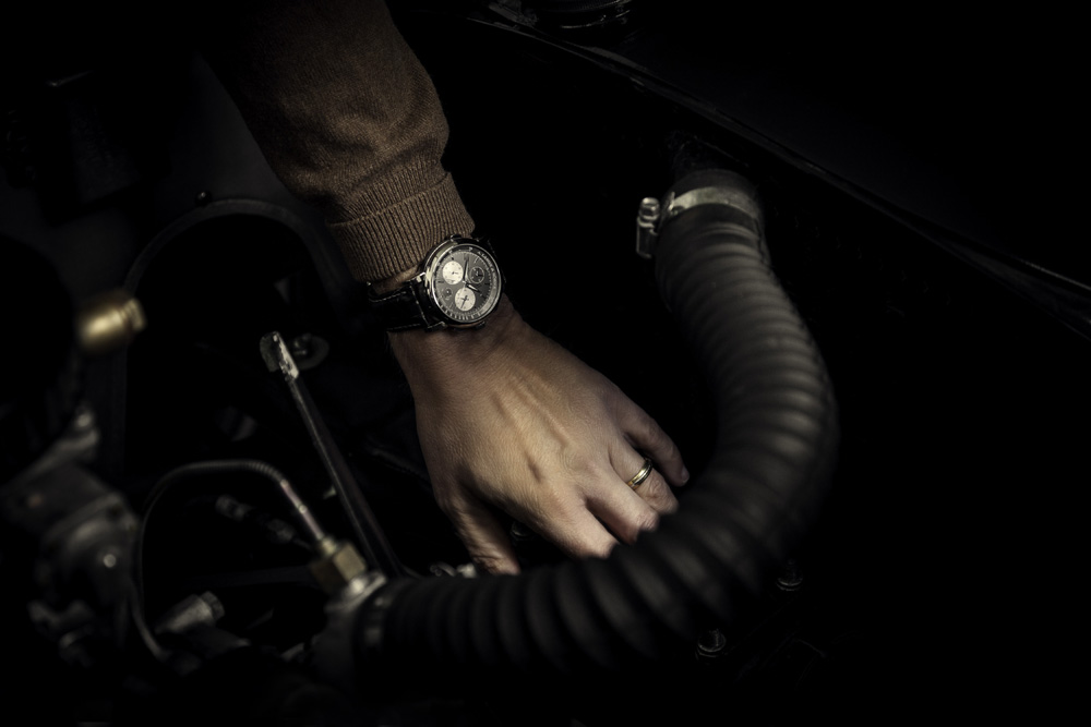 The Le Mans’ engine is a 1,971cc six-cylinder Bristol. Equally impressing is the 576-part calibre L132.1 that drives the TRIPLE SPLIT.