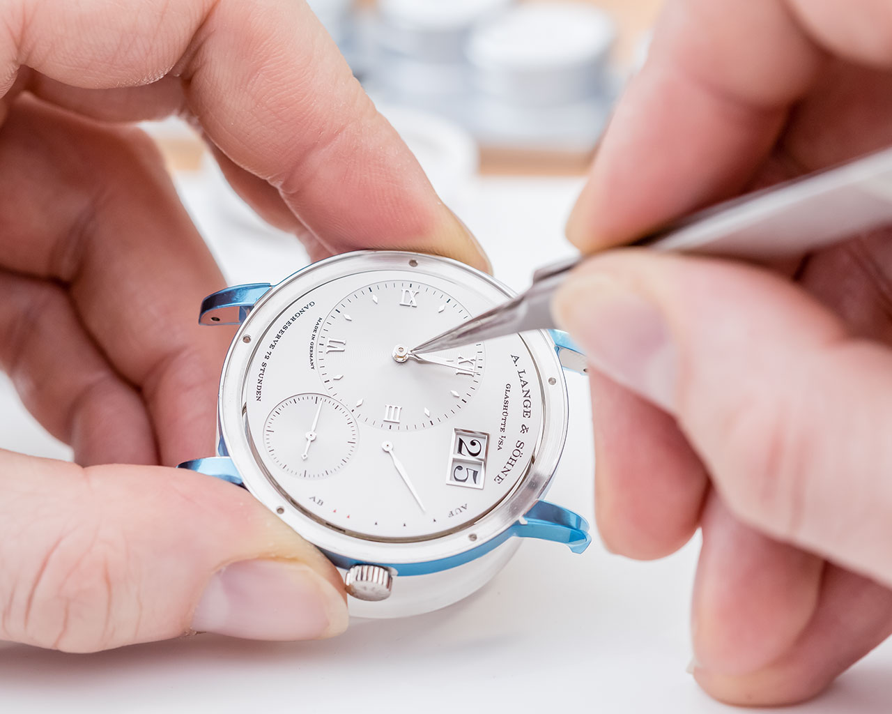 The hands are mounted and all the functions of the watch are checked. 