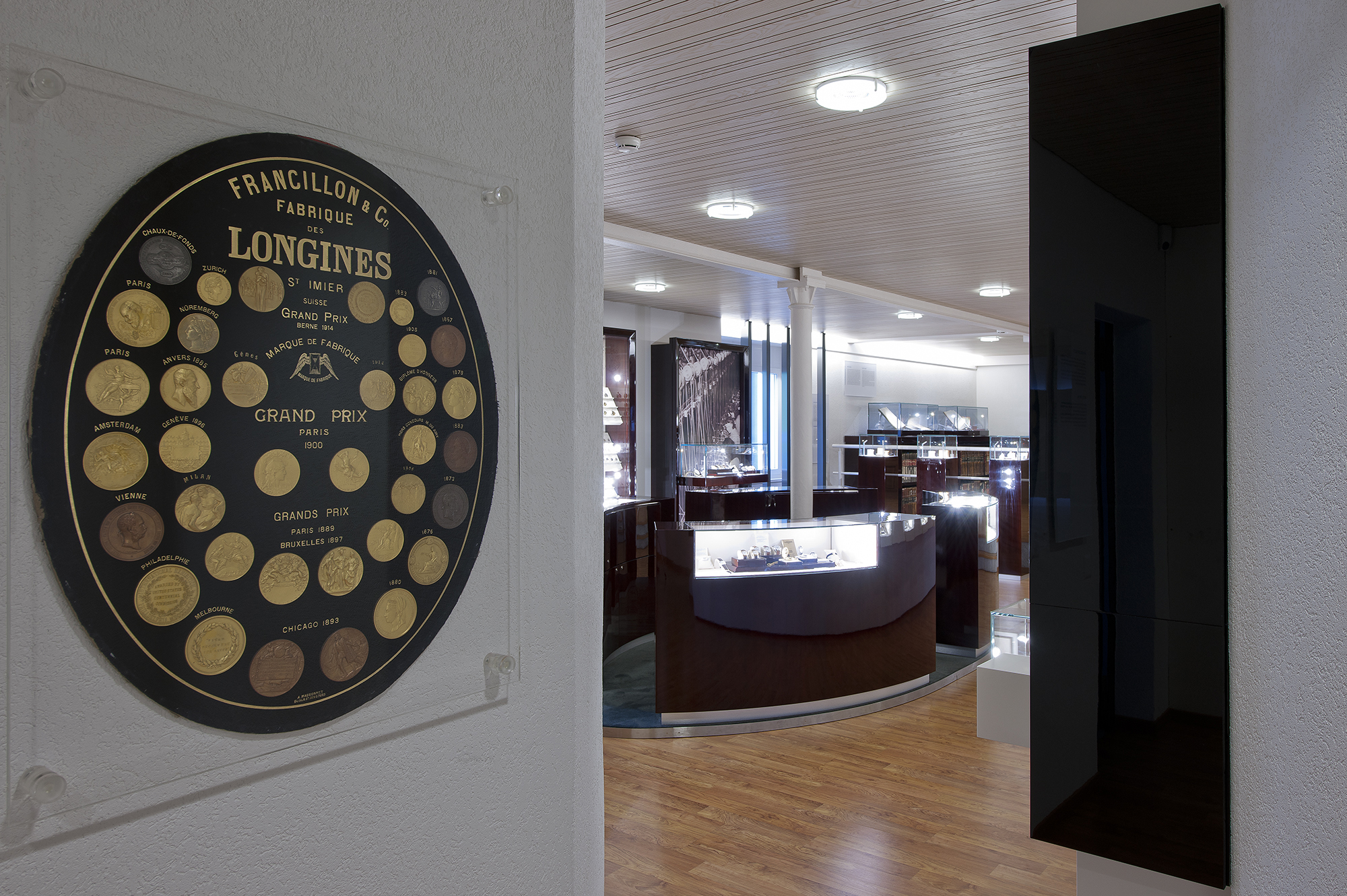 Longines' record of ten Grand Prix and 28 Gold Medals has never been equalled by any other watch manufacturer, starting from the first Grand Prix at the Universal Exhibition in Antwerp in 1885. These achievements inspired the 1930s slogan: Longines, The World’s Most Honored Watch.