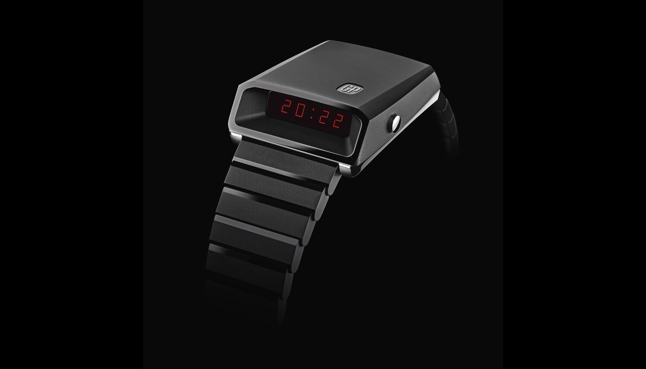 Girard-Perregaux brings back the futuristic Casquette