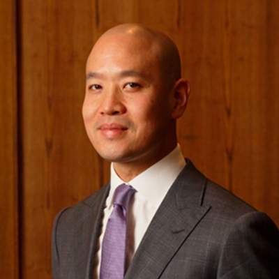 Co-group managing director of The Hour Glass / Singapour