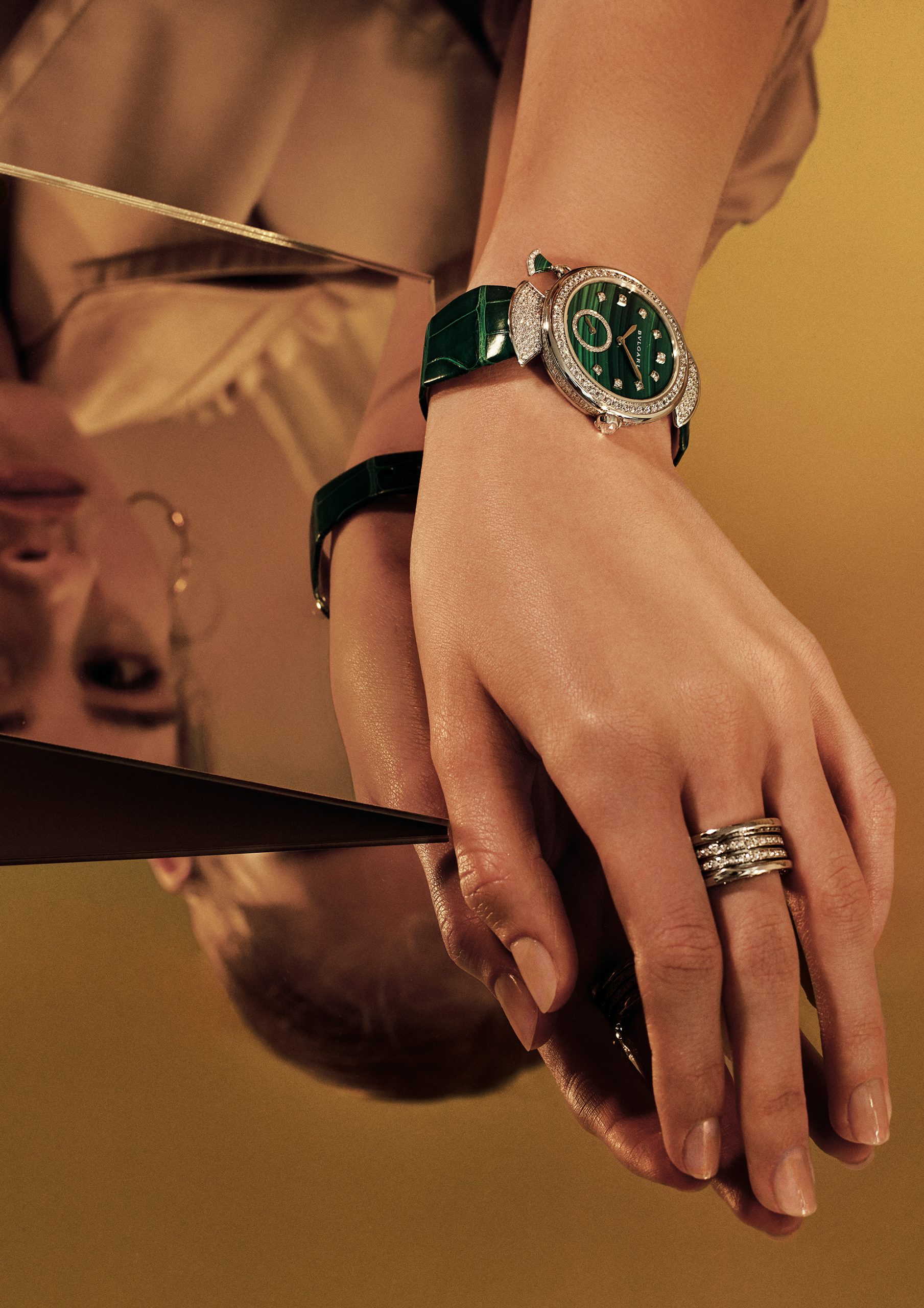 This timepiece combines one of Bvlgari’s most recognised motifs — the Diva fan-shape — with an extraordinary mechanical movement to create the thinnest ladies’ minute repeater to date.