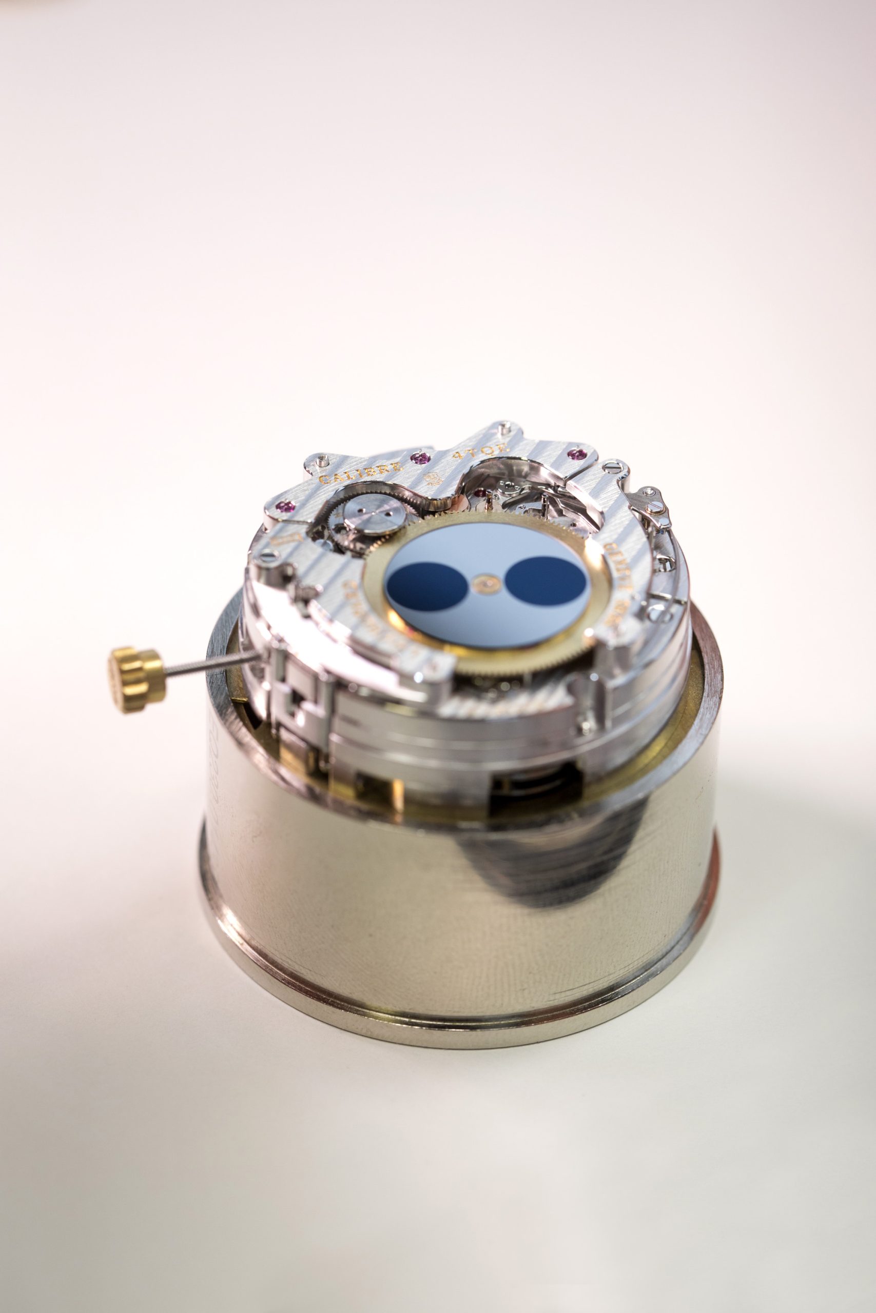 View of the movement before the final assembly of the moon phase