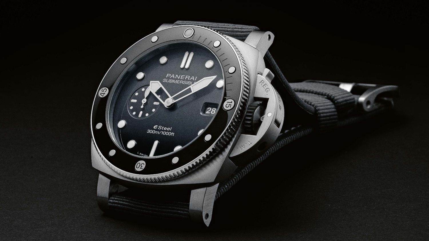 Review of the Panerai’s Submersible QuarantaQuattro eSteel is here