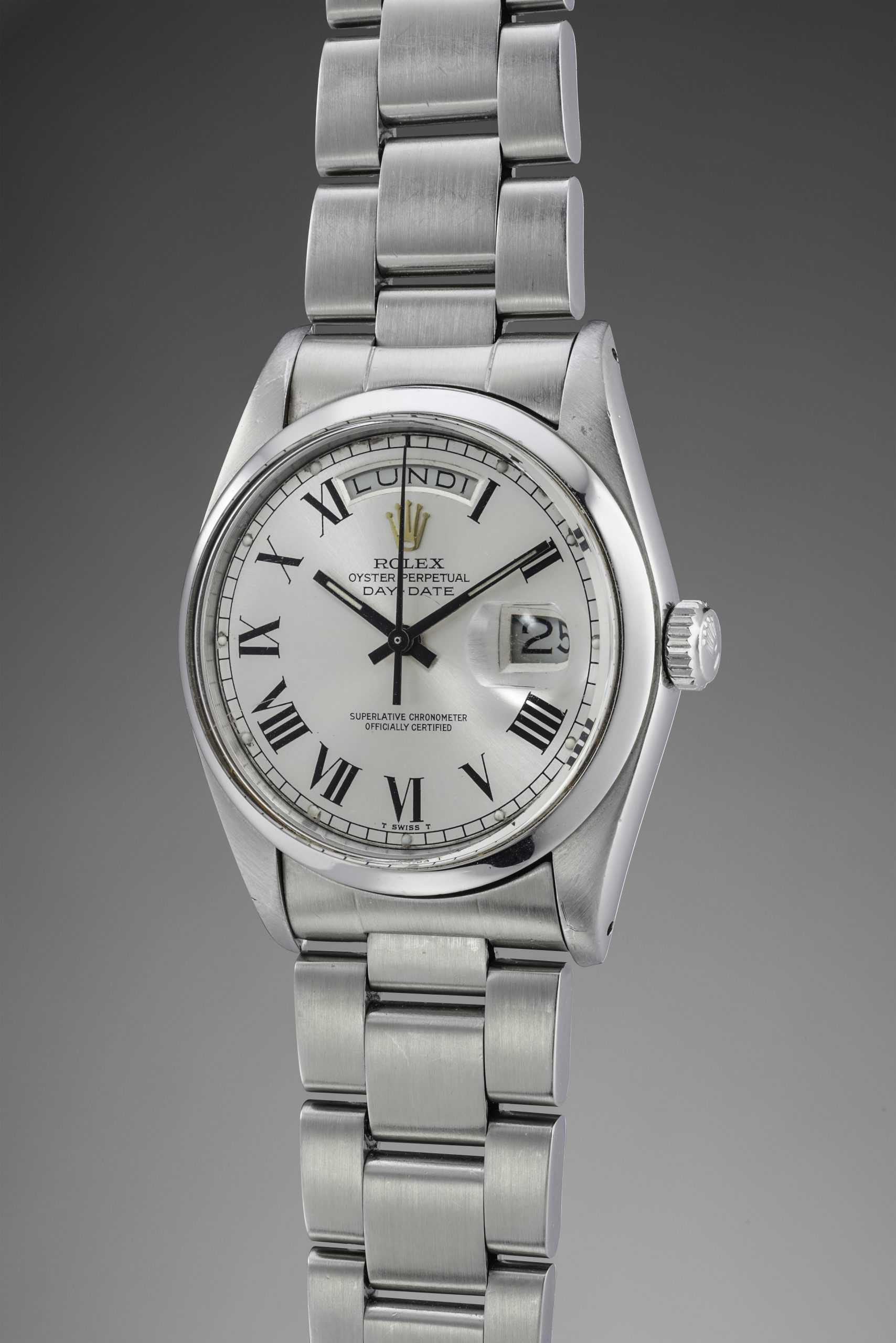This timepiece most notably does not have a reference or serial number, as it was never manufactured for commercial purposes. The movement number, 0005073, is incredibly close to another known example illustrated in 100 Superlative Rolex Watches by John Goldberger, which bears the movement number 0004547 and is almost identical in appearance to the present example. The other known example also does not bear any serial or reference numbers.