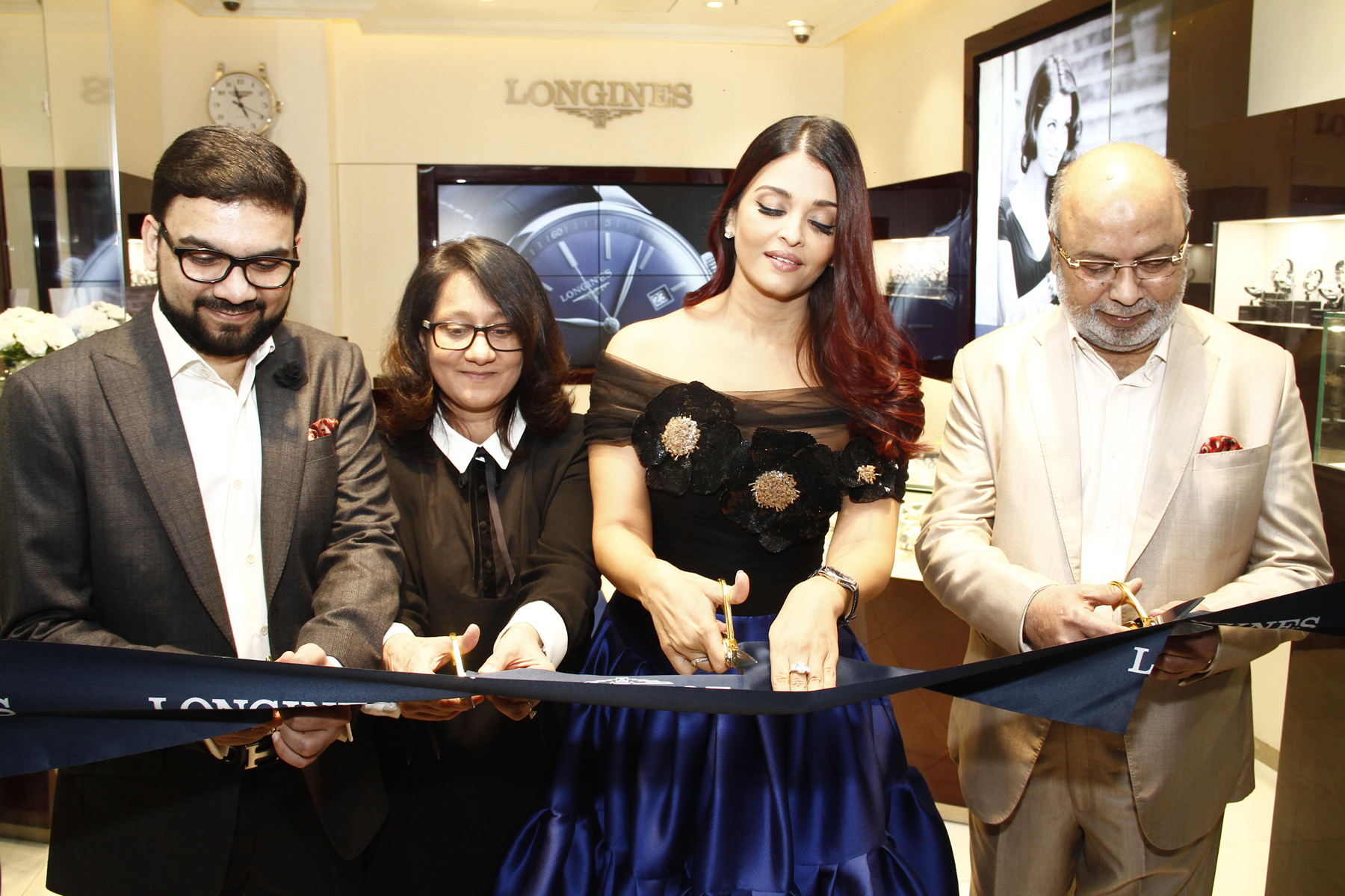 Mr. Sharjeel Khan, Director, Zimson Times Pvt. Ltd., Ms. Achla Chawla, Brand Manager, Longines India, Longines Ambassador of Elegance, Aishwarya Rai Bachchan and Mr. Jaleel Nawaz Khan, Managing Director, Zimson Times Pvt. Ltd. inaugurate the new Longines Boutique at U.B. City, Bengaluru amongst media and key customers.