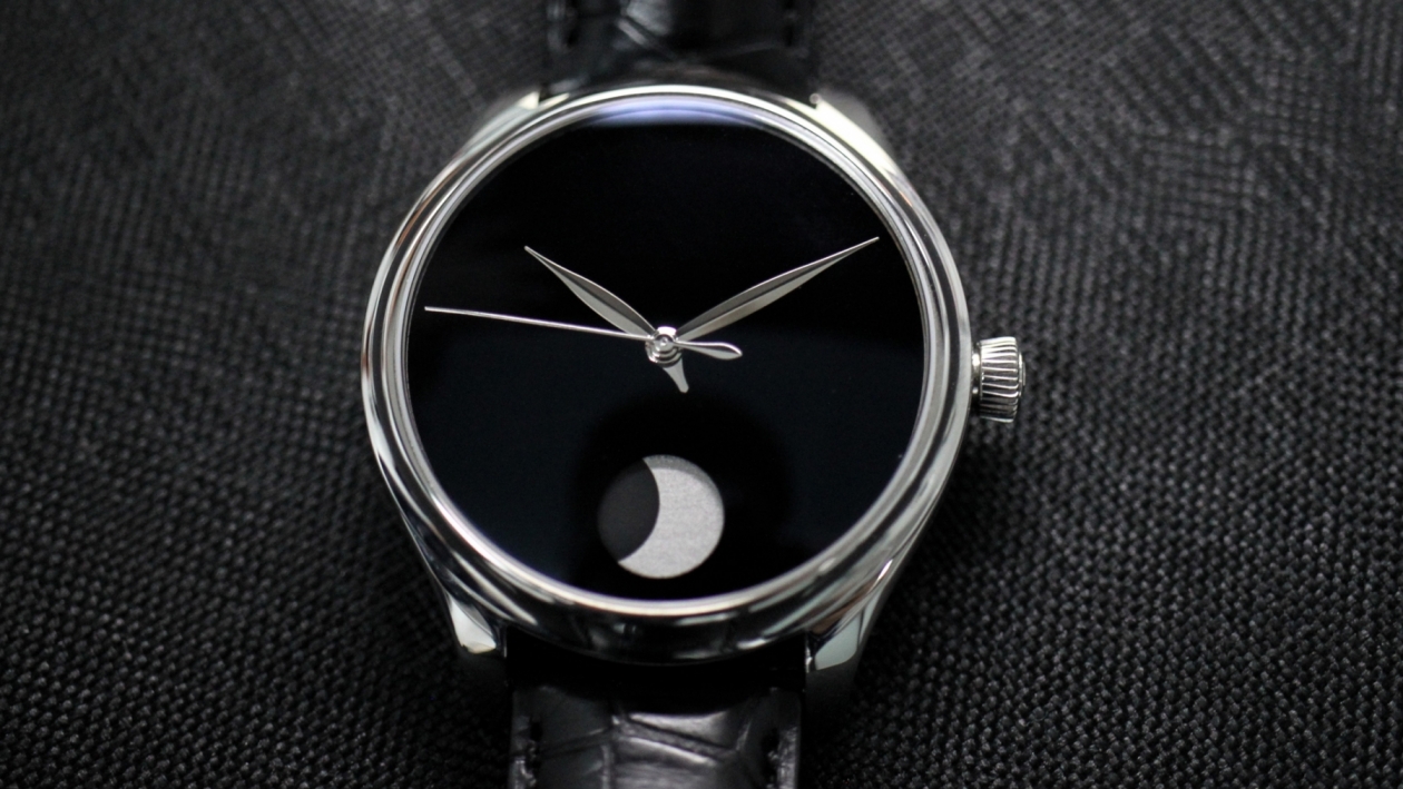Moser’s Perpetual Moon Concept