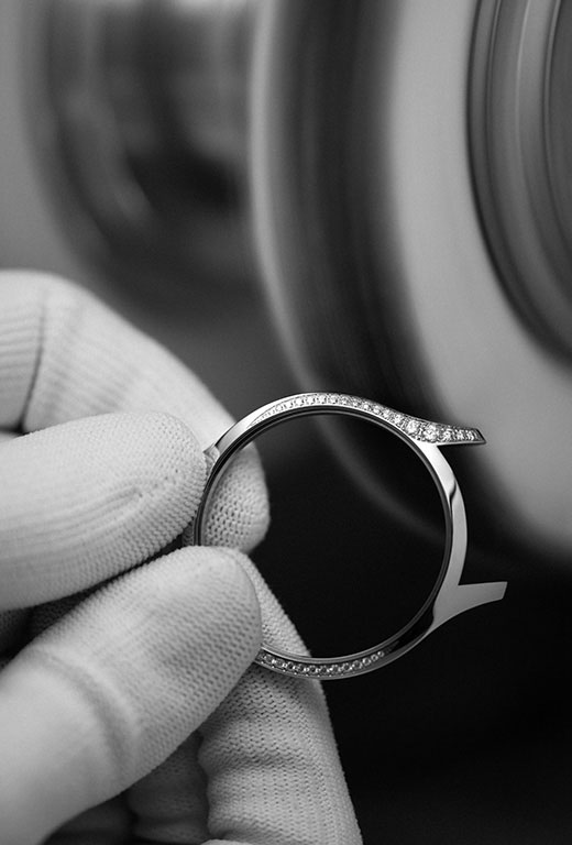 An expert then polishes the entire case to bring it to a beautiful mirrored finish