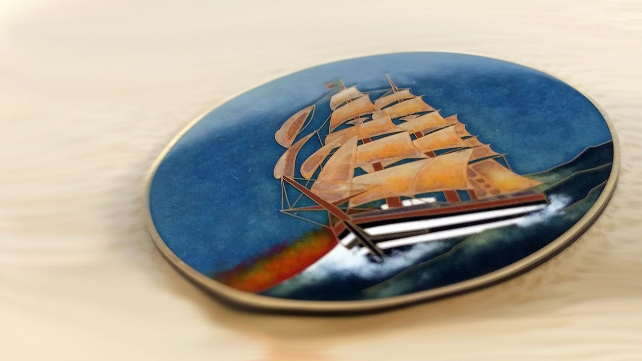 Enameling with Ulysse Nardin at DonzÉ Cadrans