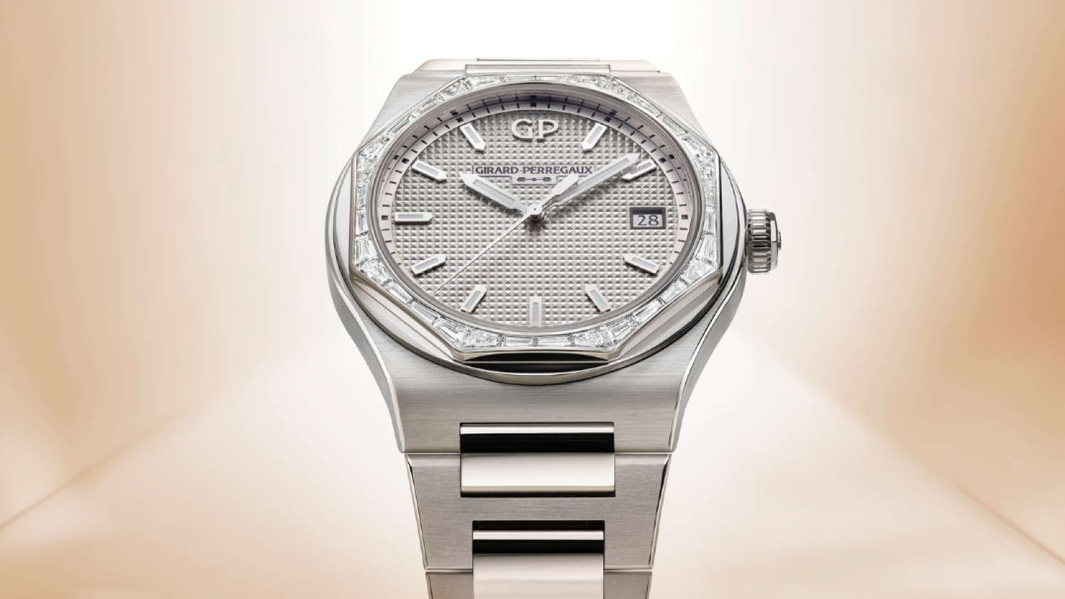 Girard-Perregaux unveils two refined Laureato 38mm models
