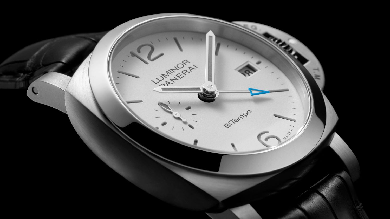 Panerai unveils two new Luminor Quaranta BiTempo